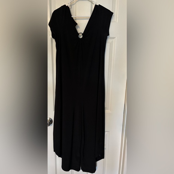 Super cute black stretchy romper-comfy! - Picture 1 of 6